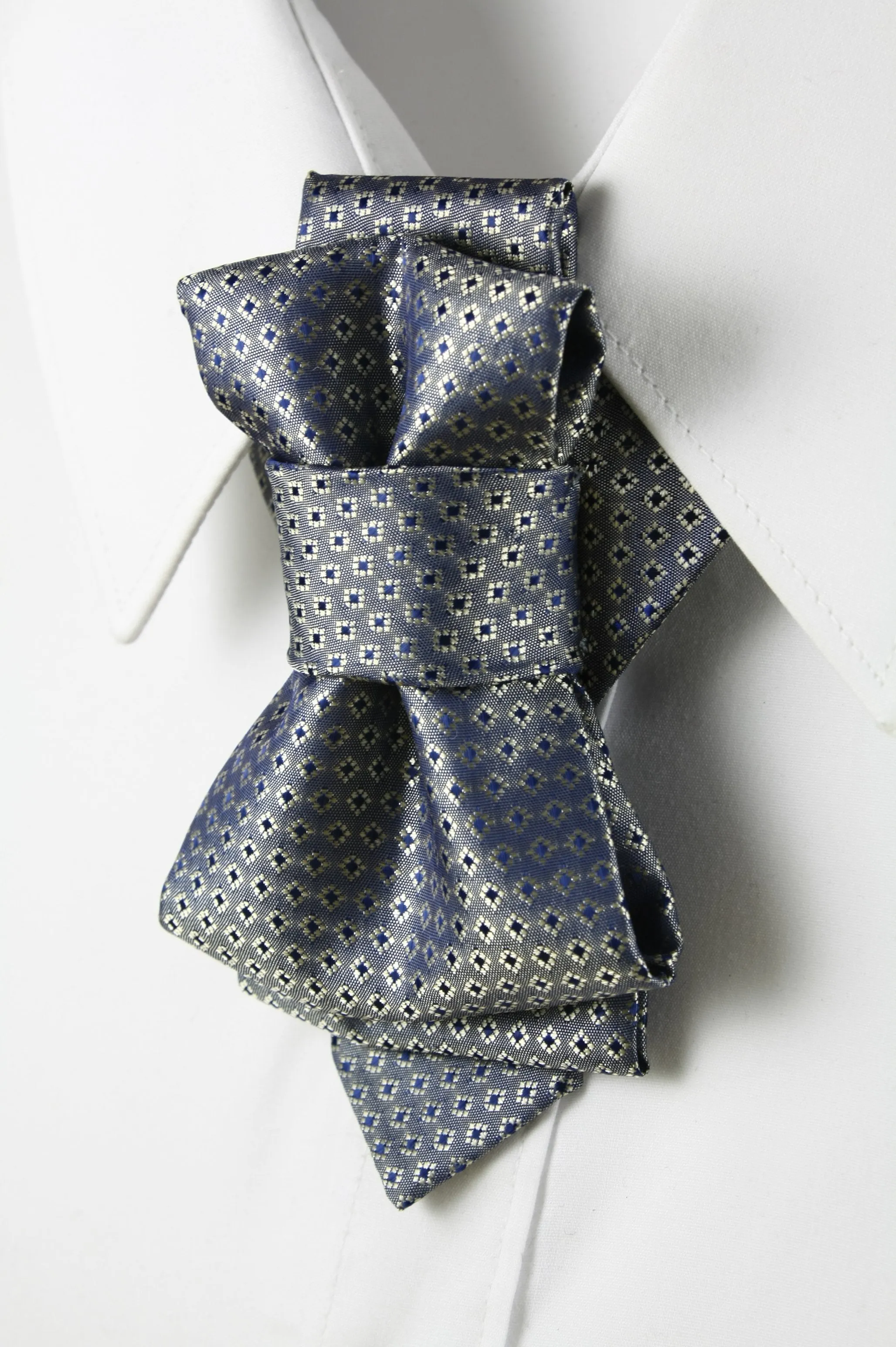 BOW TIE "THE GLOW"