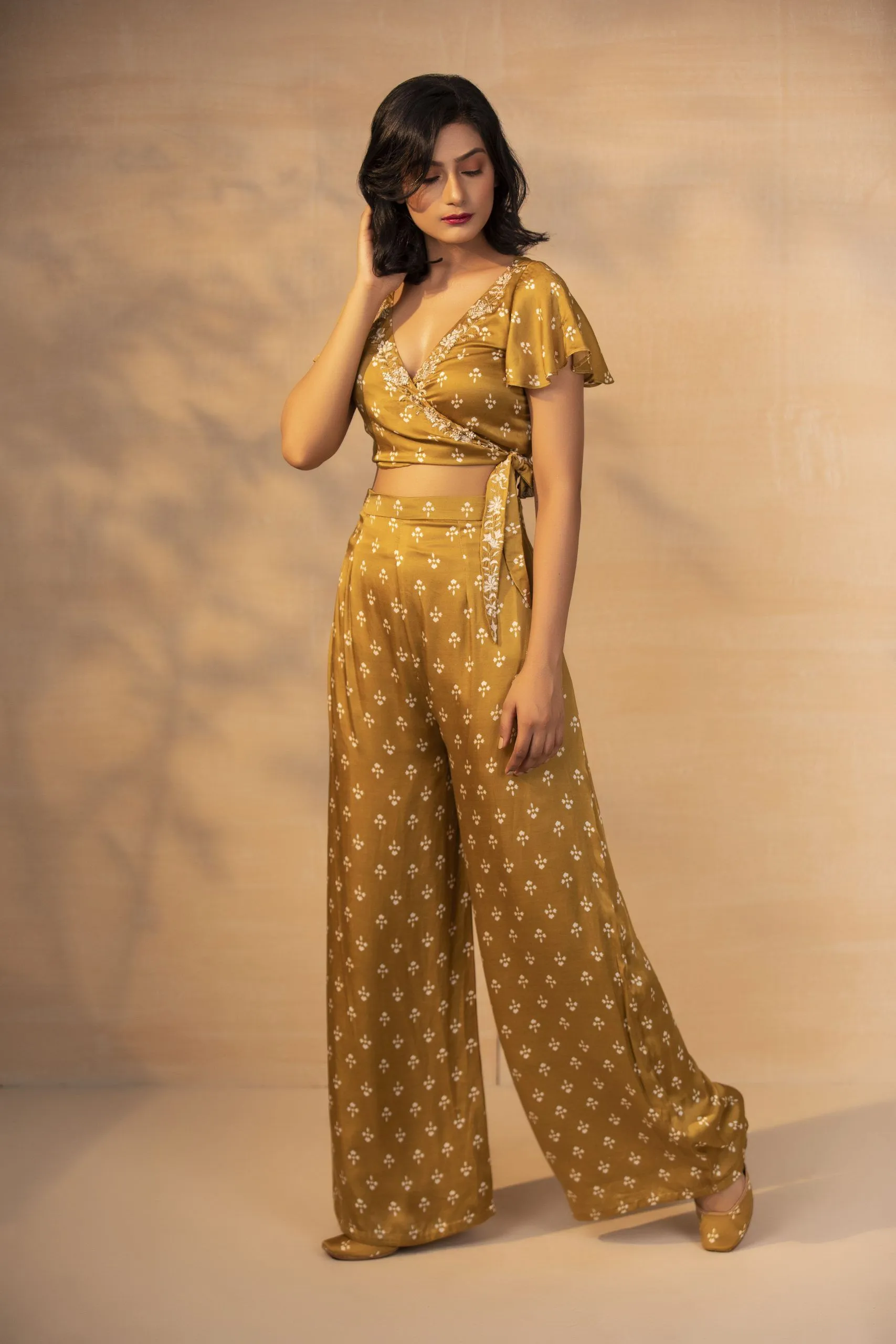 musturd printed wrap crop top