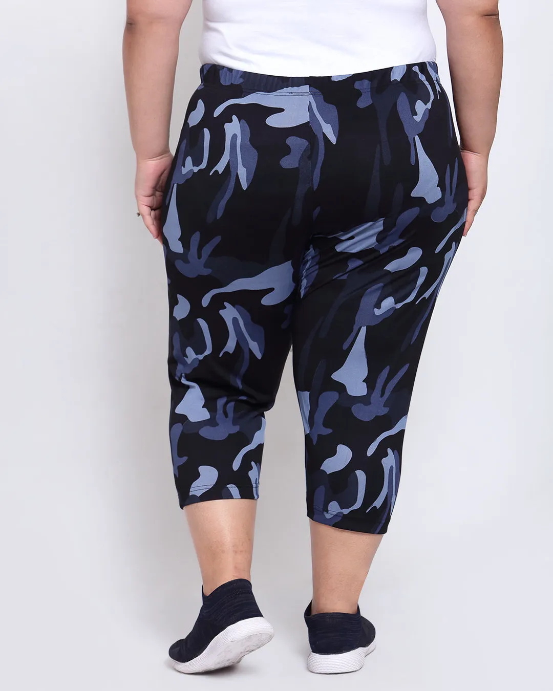 Women Blue Printed Capris