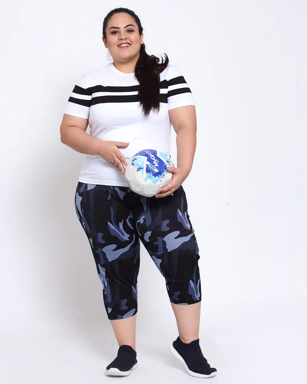 Women Blue Printed Capris