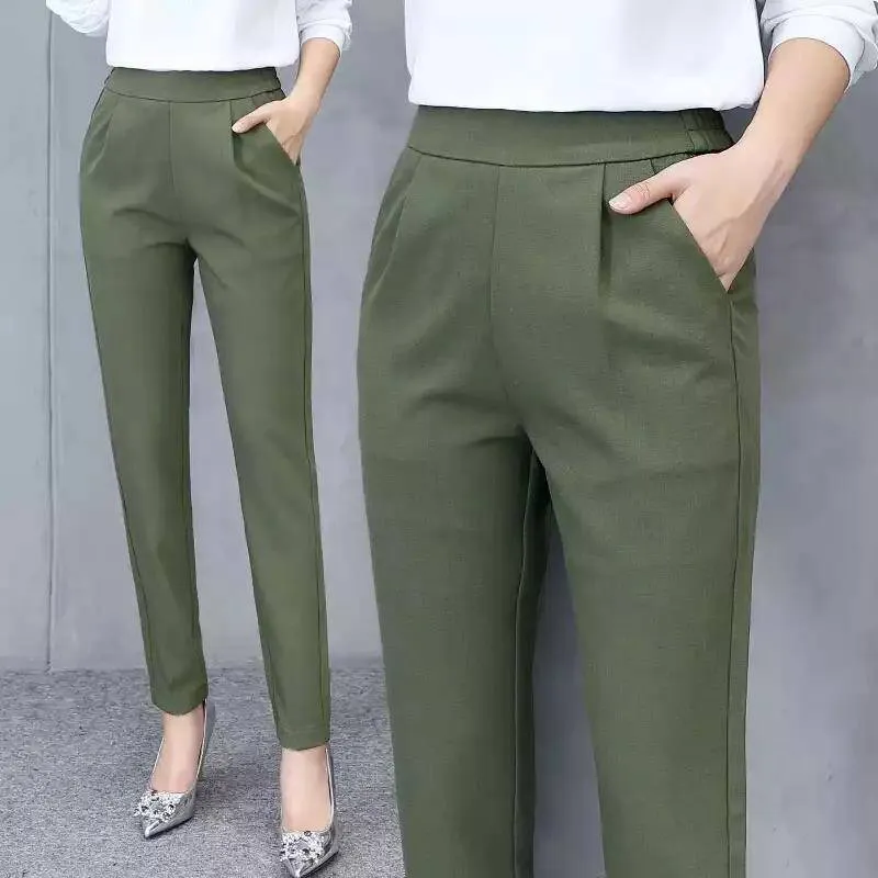 Women’s Slim Fit Pleated Pants with Pockets